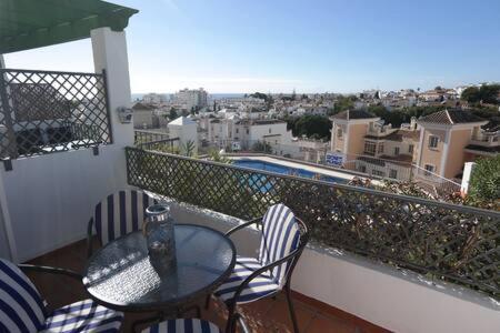 Amplio Apartamento Con Piscina Cerca De La Playa Nerja Eksteriør billede