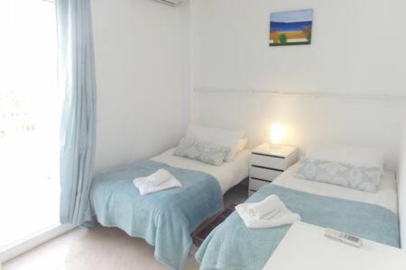 Amplio Apartamento Con Piscina Cerca De La Playa Nerja Eksteriør billede