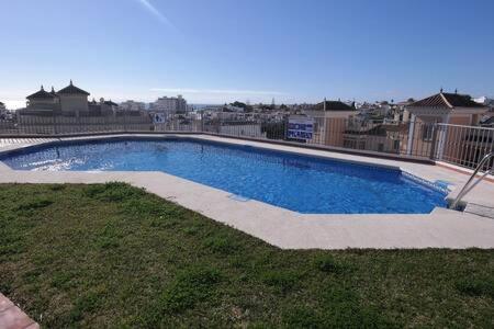 Amplio Apartamento Con Piscina Cerca De La Playa Nerja Eksteriør billede