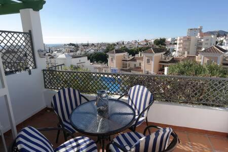Amplio Apartamento Con Piscina Cerca De La Playa Nerja Eksteriør billede